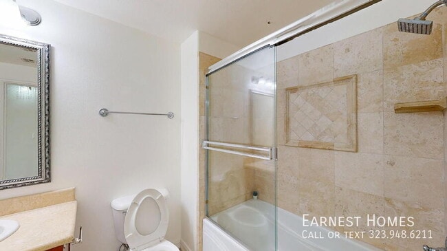 Building Photo - 14242 Burbank Blvd