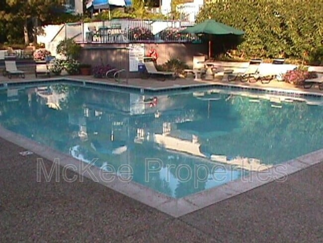 Building Photo - 8628 Via Mallorca Via