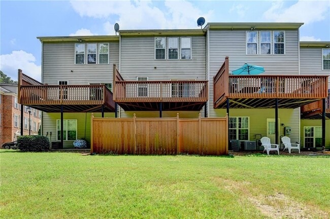 Building Photo - 4021 Edgecomb Dr