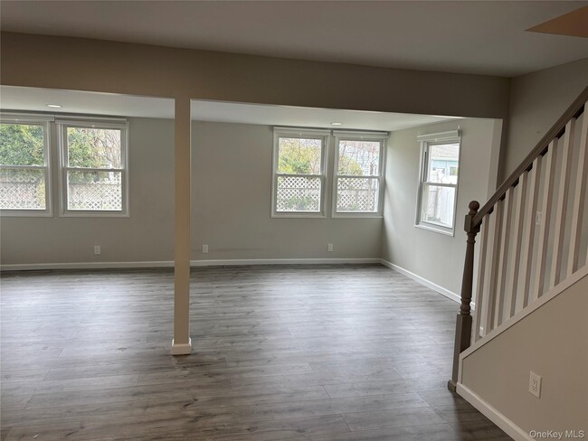 Building Photo - 55 Acre Ln