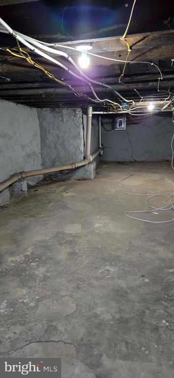 Building Photo - 1609 S LeCount St