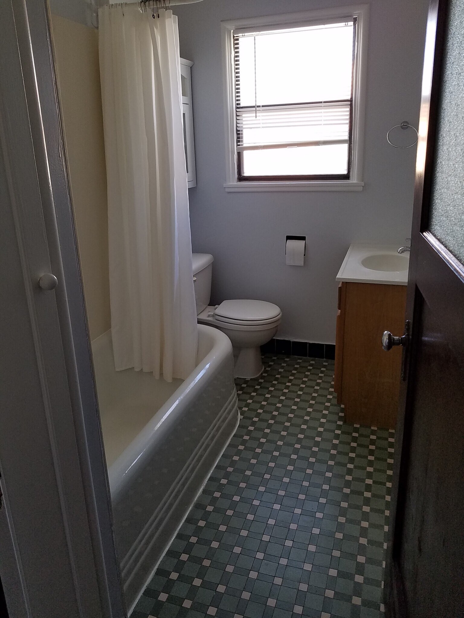 Building Photo - 734 Beatie St