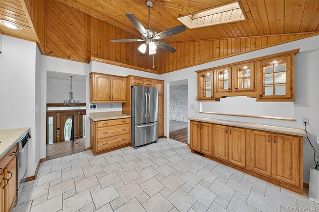 Building Photo - 8 Badami Dr