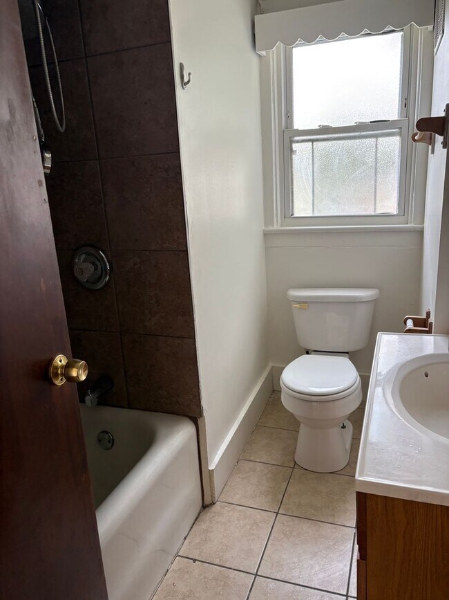 Building Photo - 3 Bedroom Single Family Home for Rent