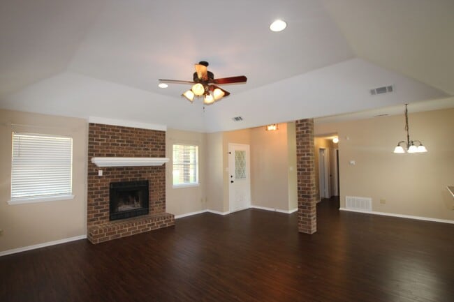 Building Photo - 1013 Blue Quail Dr