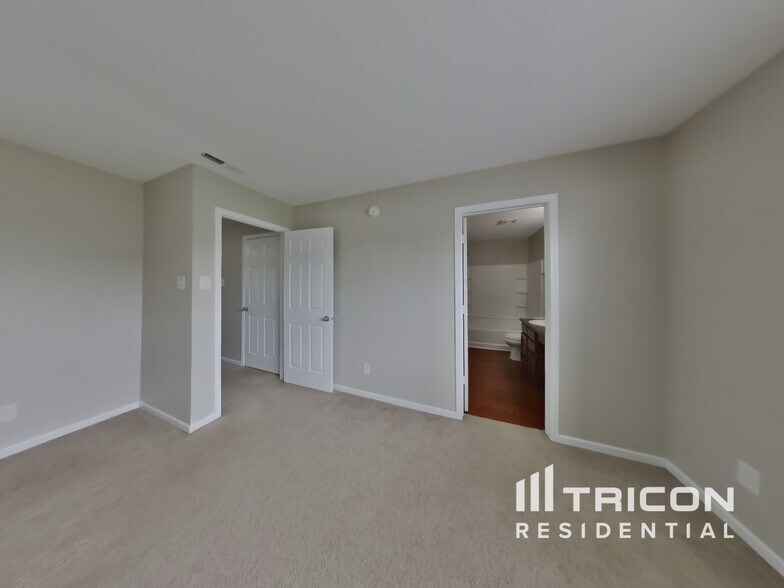 Building Photo - 1447 Pencross Ln