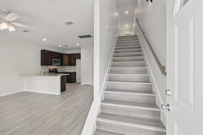 Building Photo - 16884 Kempwood