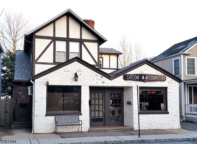 Primary Photo - 25 Valley Rd