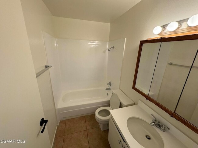 Building Photo - 2259 N Hietter Ave