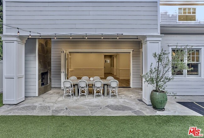 Building Photo - 4135 Dixie Canyon Ave