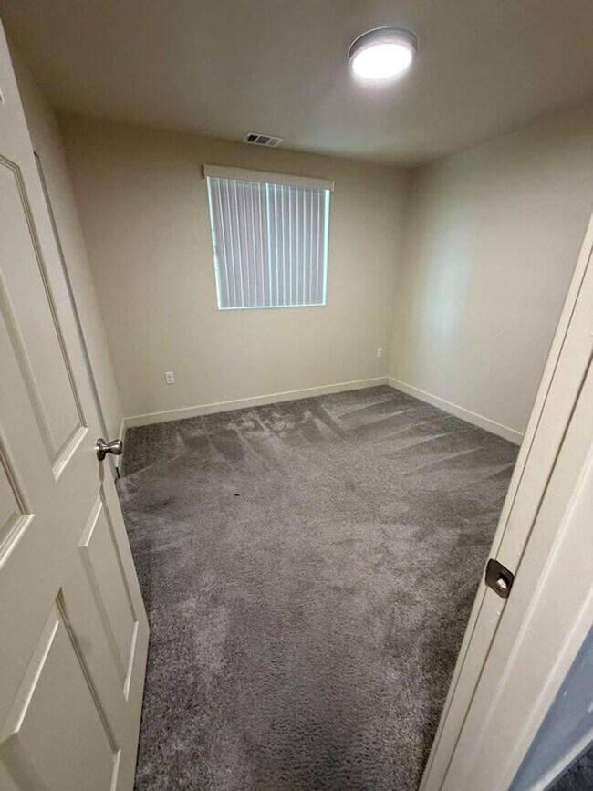 Building Photo - Woodlawn(3839)