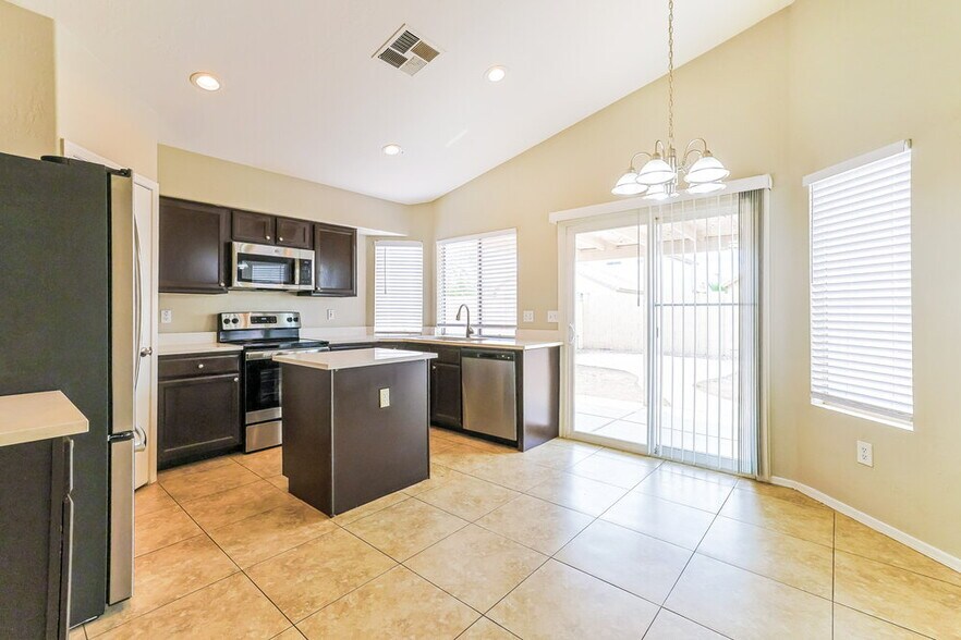 Building Photo - 7517 E Nopal Ave