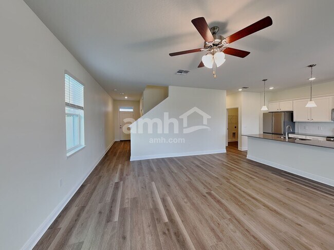 Building Photo - 1388 Sky Lks Dr