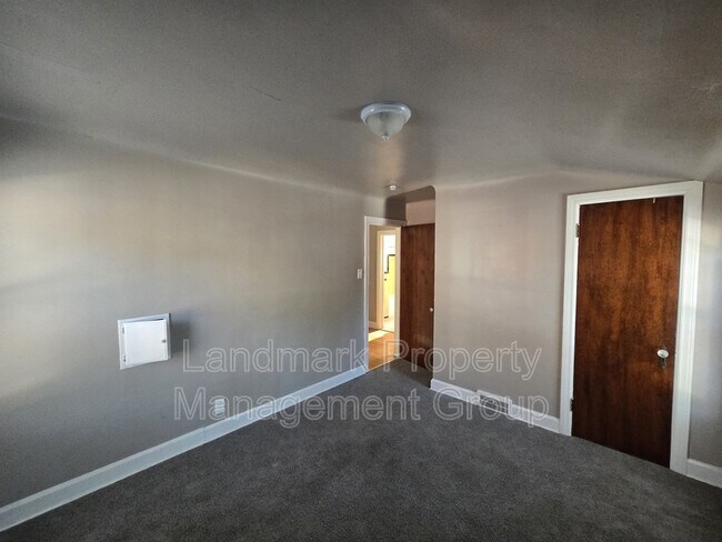 Building Photo - 9657 Outer Dr E