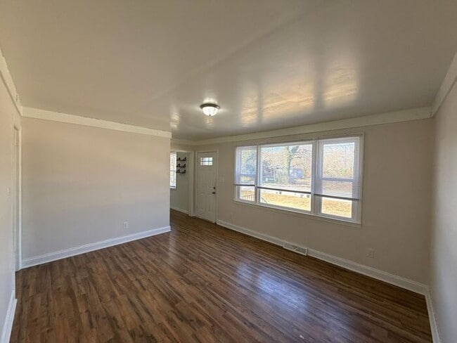 Building Photo - T.R. Lawing Realty Property