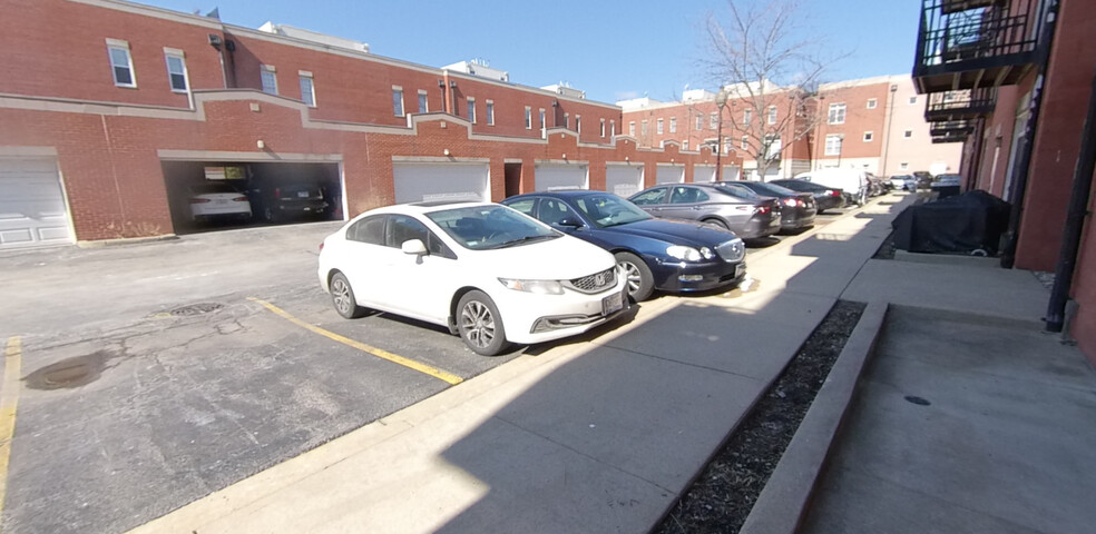 Assigned Parking Space 1 car - 1422 S Halsted St