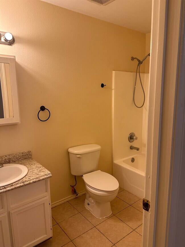 Building Photo - 352 Ocean Dr
