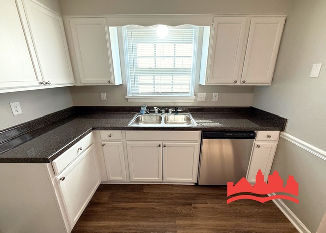 Building Photo - 5584 Blossom Ln