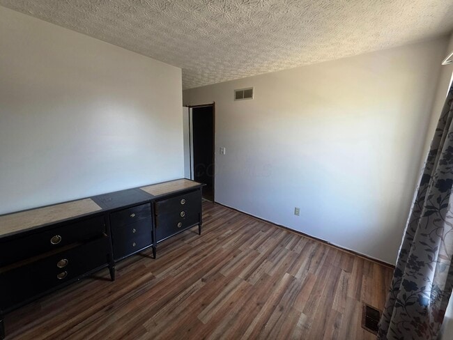 Building Photo - 7006 Finchley Dr