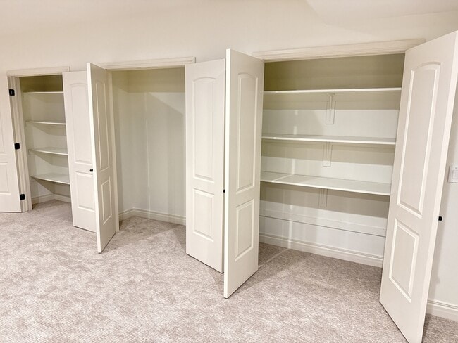 Building Photo - 14328 S Log Home Ln