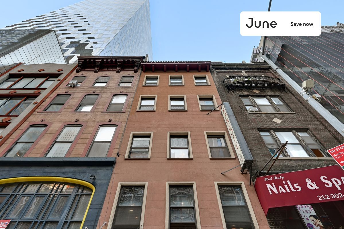 Building Photo - 41 W 46th St