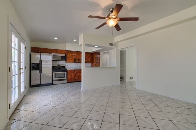 Building Photo - Northeast home with refrigerated air