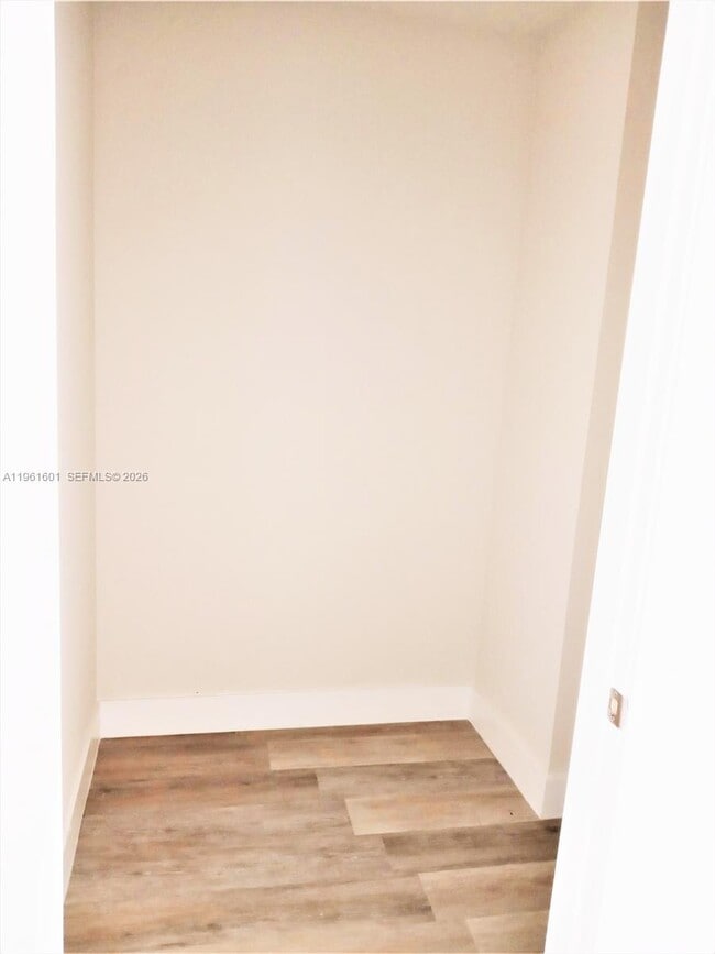 Building Photo - 2555 NE 193rd St