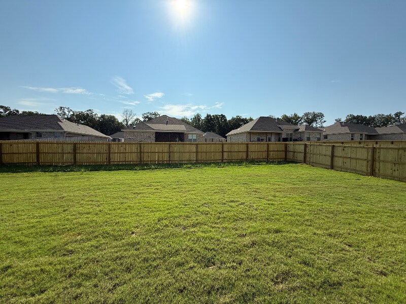 Building Photo - 124 Madisonville Dr