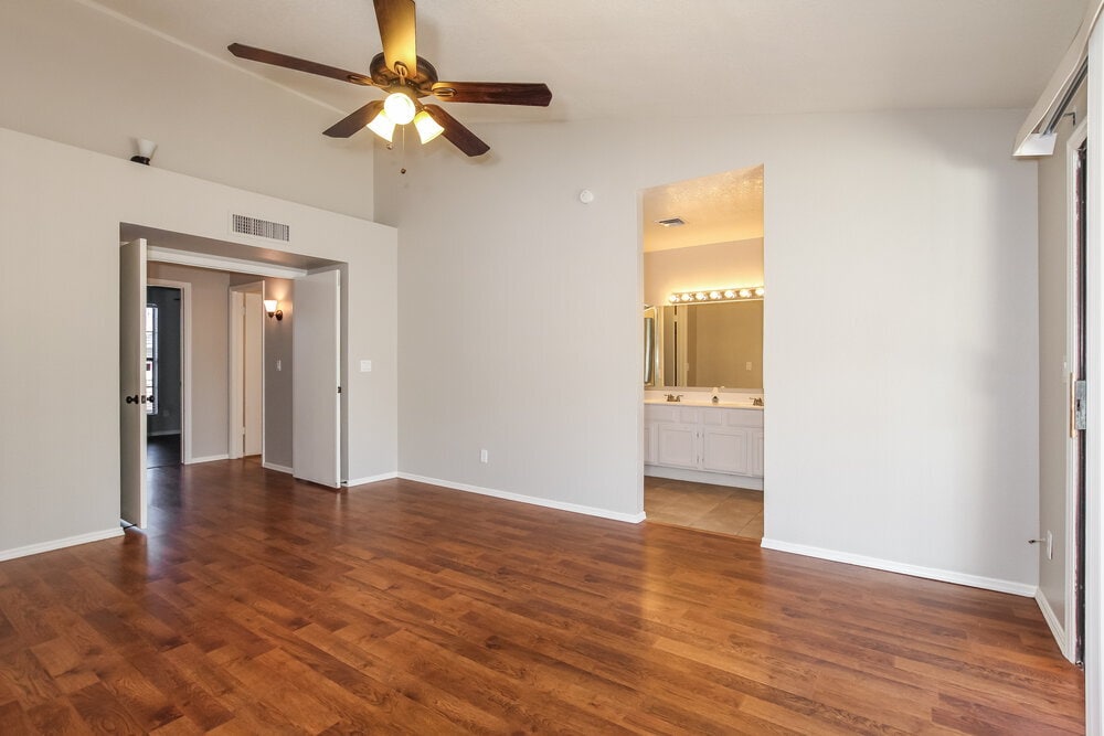 Building Photo - 5215 W Diana Ave