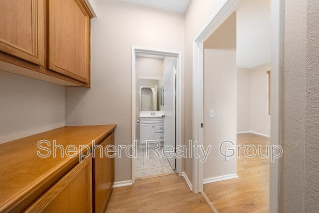 Building Photo - 2985 Breezy Meadow Cir