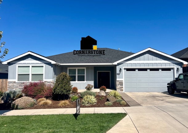 Primary Photo - 3021 NW Mount Thielsen Dr