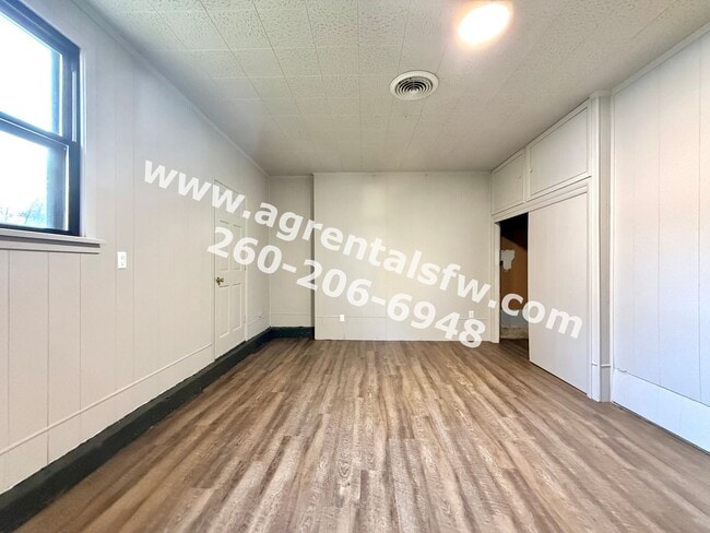 Building Photo - 3 Bedroom House