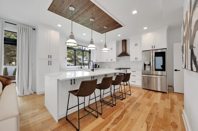 Building Photo - 528 Sagamore Ave