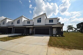 Building Photo - 1841 Lapis Ave