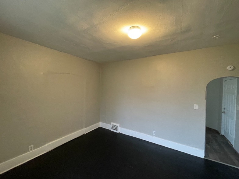 Building Photo - 1733-1737 Long Ave