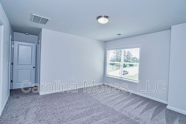 Building Photo - 4 Apricot Ln