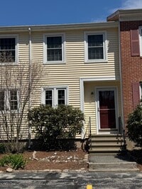 Building Photo - 123 Fox Hollow Way