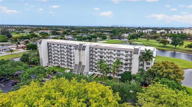 Building Photo - 3100 W Rolling Hills Cir