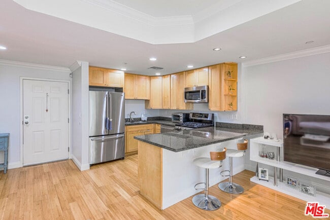 Building Photo - 3061 W 12th Pl