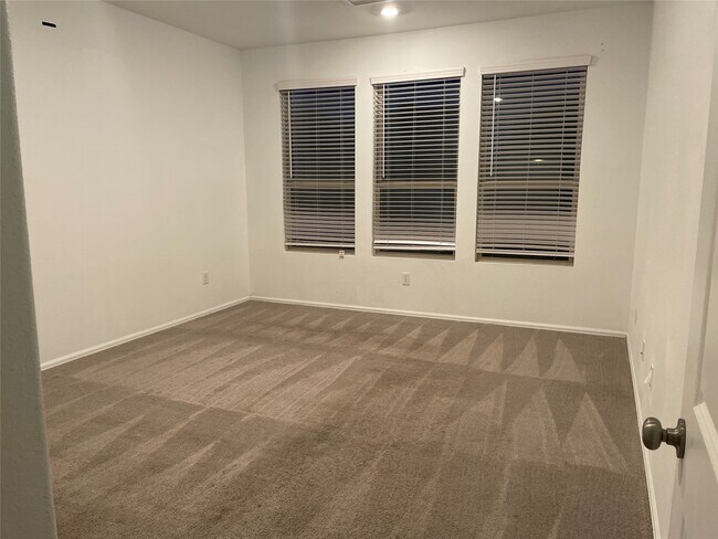 Building Photo - 5007 Dunstable Manor Ln