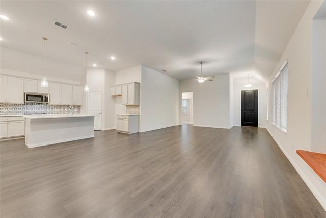 Building Photo - 609 Plaza Ln