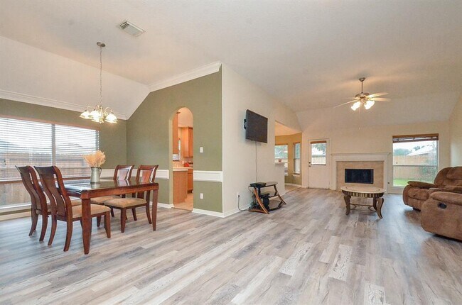 Building Photo - 20203 Goss Hollow Ln