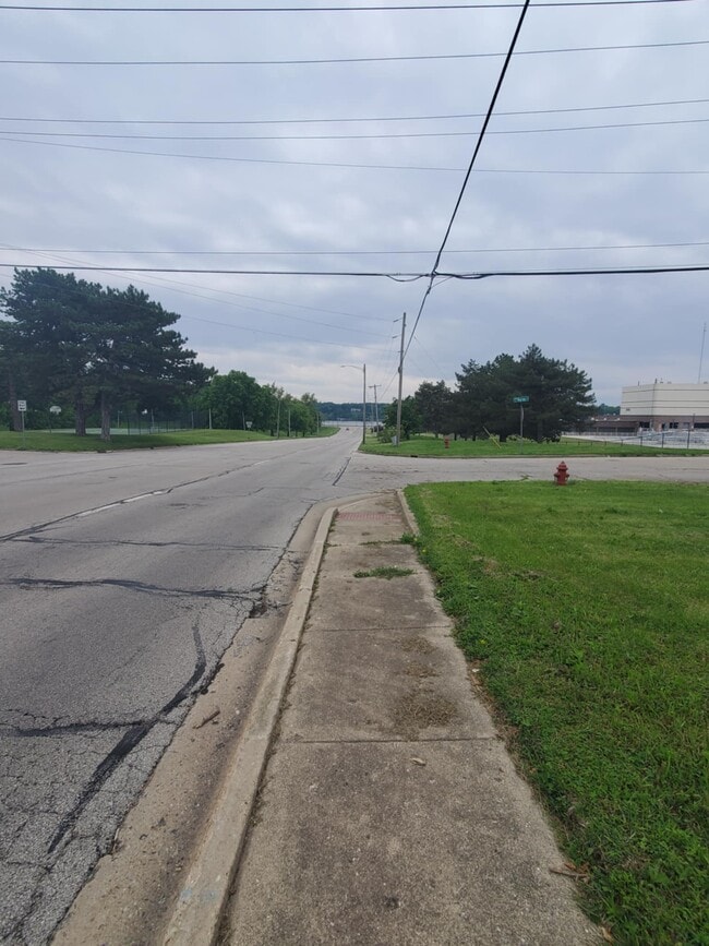 Building Photo - 1089 S Martin Luther King Jr Dr