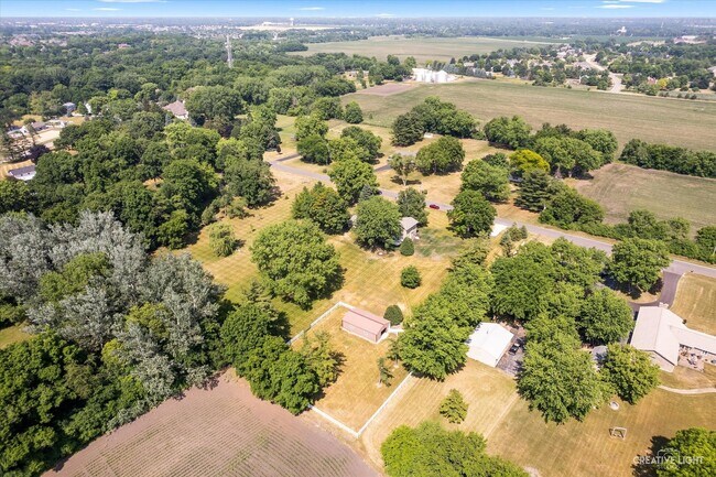 Building Photo - 2S920 Hickory Ln