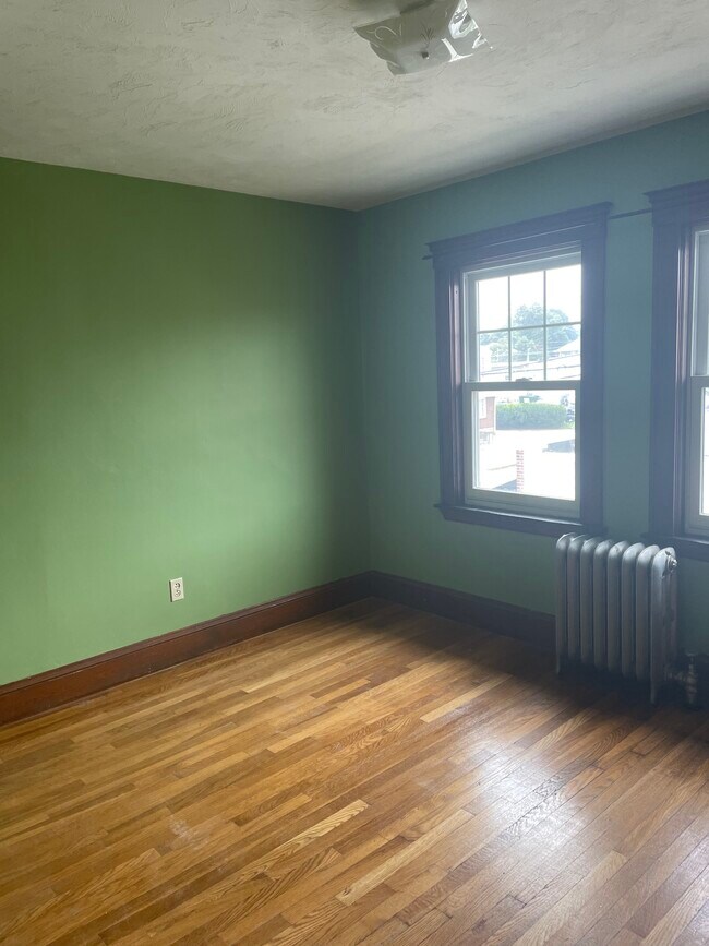 Building Photo - 202 High St