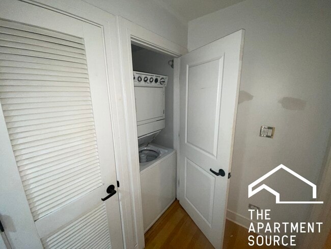 Building Photo - 2528 W Fitch Ave