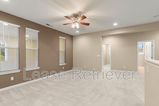 Building Photo - 265-269 S Sonrisa St