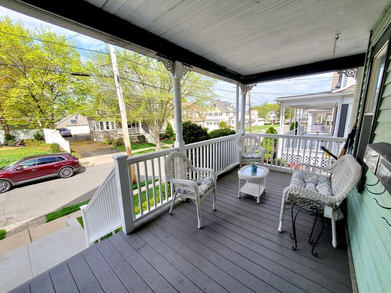 Building Photo - 93 Meridian St