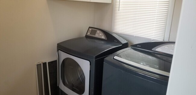 Building Photo - Cozy 2 Bedroom 1 bath located in heart of Crewe- Convenient to Fort Pickett