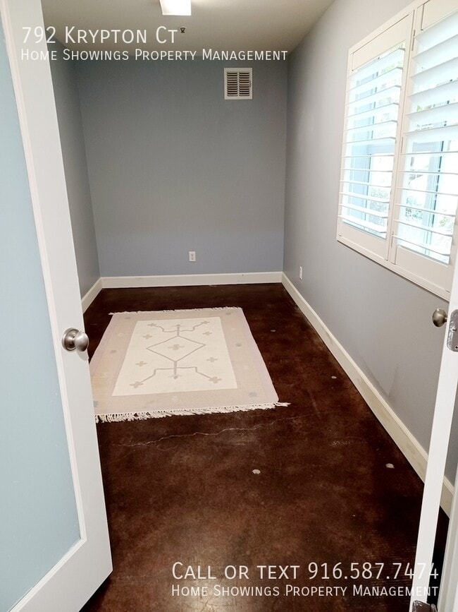 Building Photo - 792 Krypton Ct